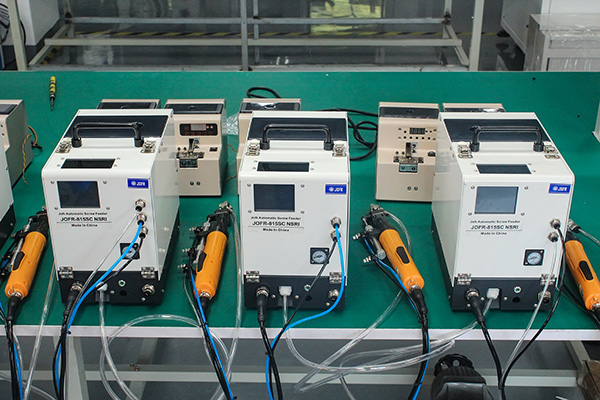 使用自動鎖螺絲機(jī)要注意哪些方面？堅豐電子告知您